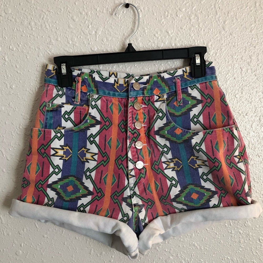 Eccentric mom shorts